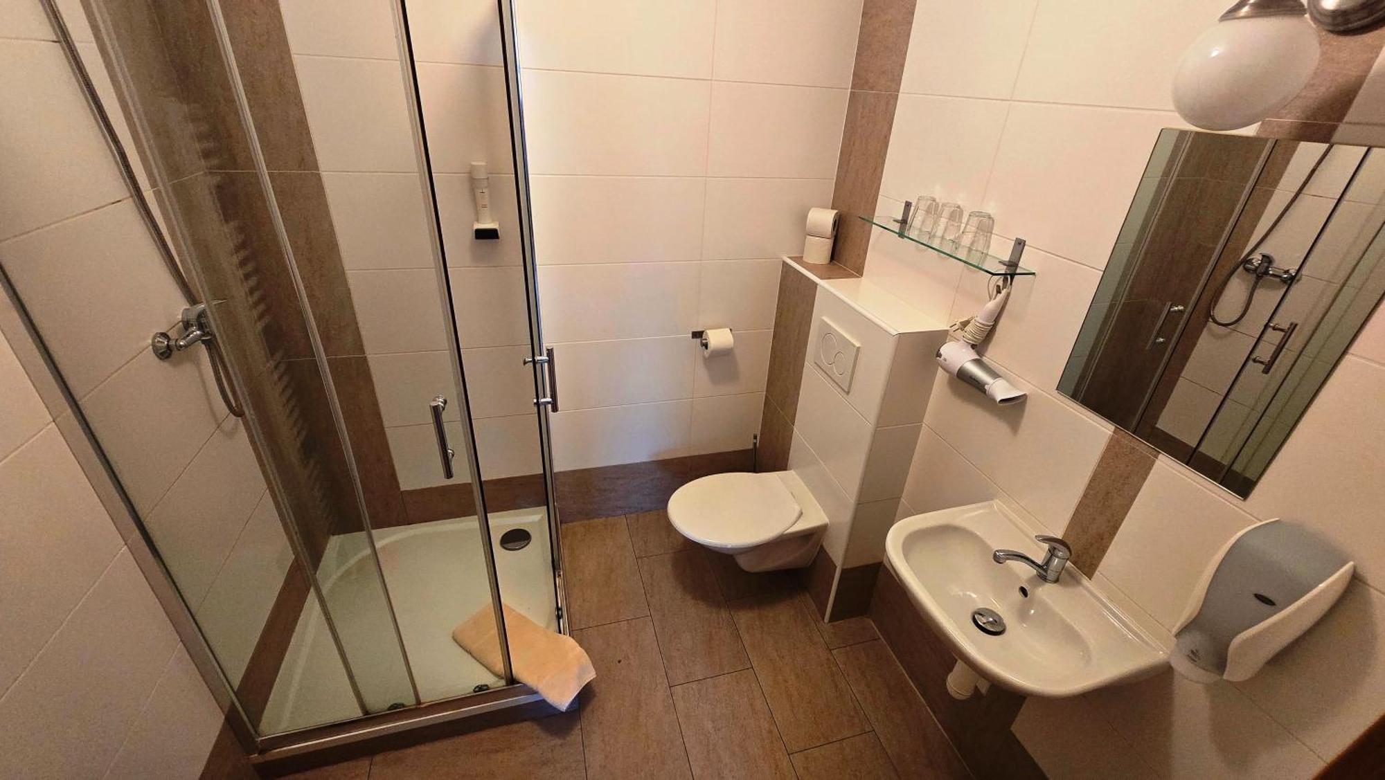 Dvur Perlova Voda Budyne nad Ohri Kültér fotó